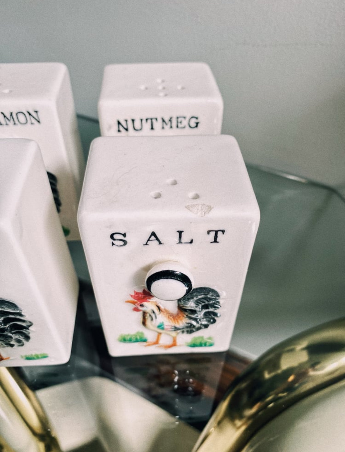 Vintage Rooster Spice Shaker Set