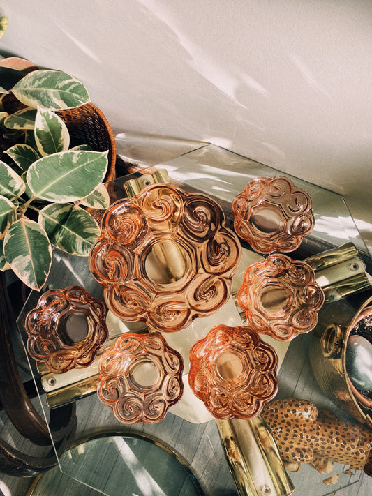 Beautiful Vintage Swirly Pink Glass Bowl Set
