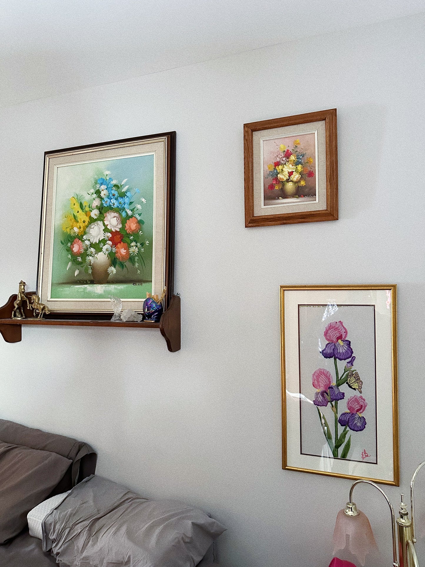 Vintage Wood Framed Signed Floral Bouquet Oil Painting