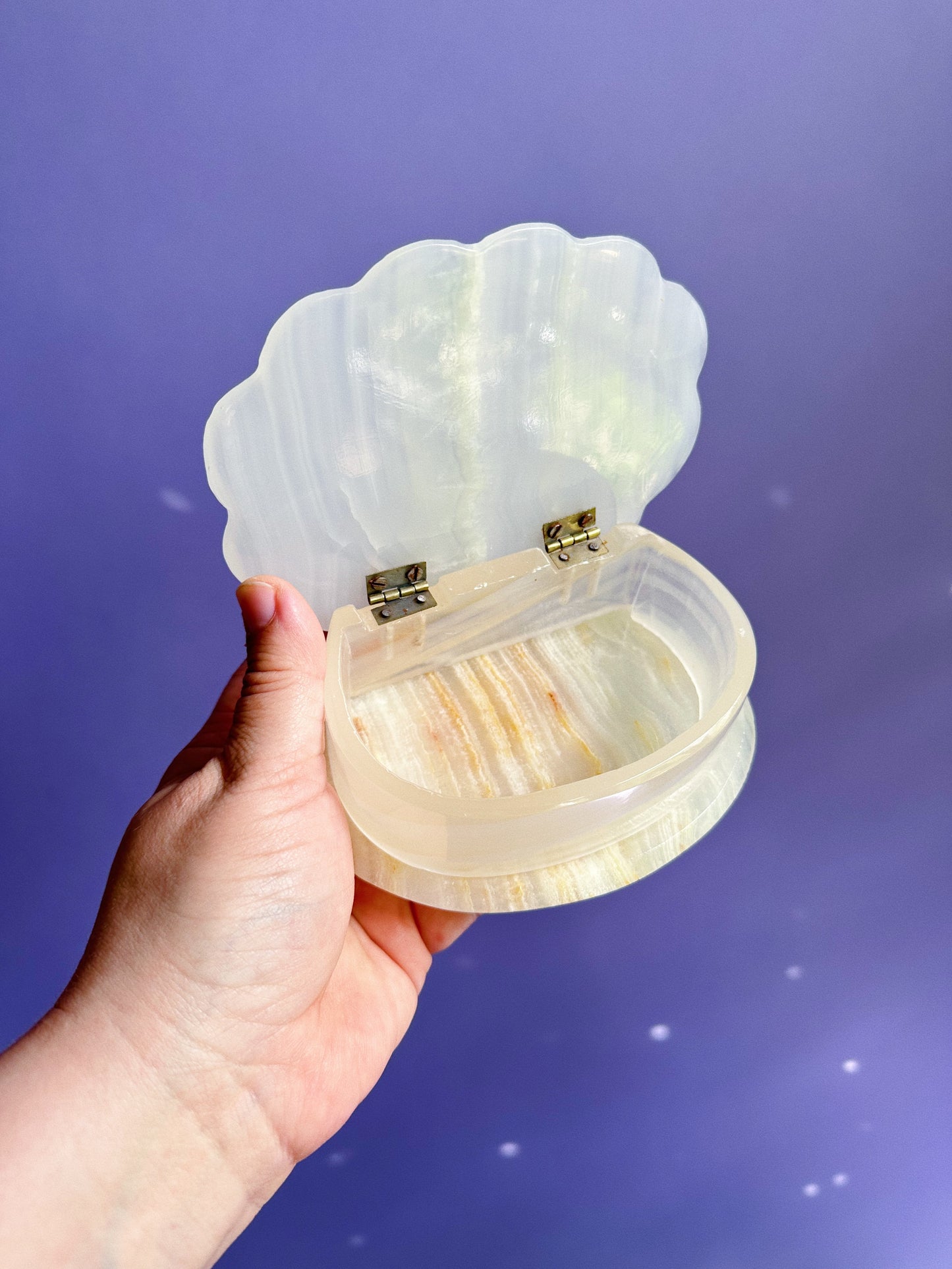 Vintage Onyx Stone Clam Shell Trinket / Jewelry Box Hinged / Lidded