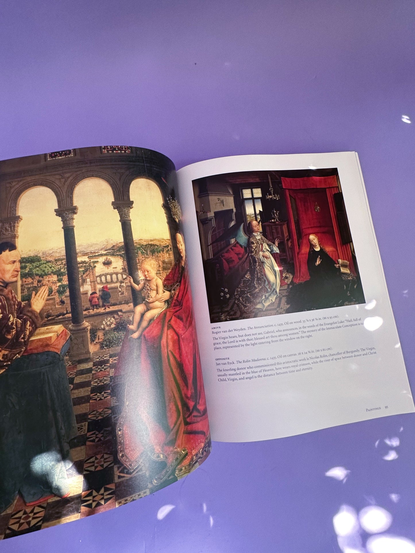 Hardcover The Louvre Coffee Table Book