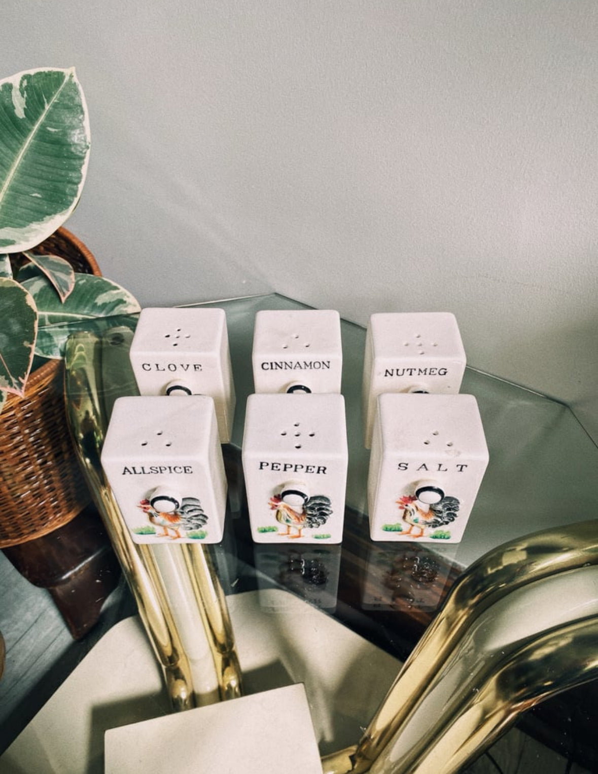 Vintage Rooster Spice Shaker Set