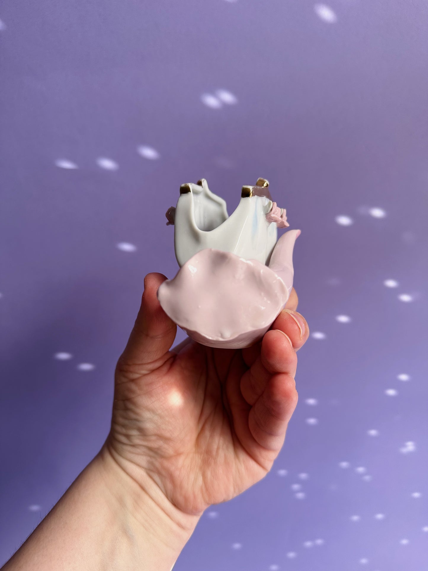 Hand Figurine Ceramic with Rose Bud Coin Purse, Charming 1950’s Vintage, Japan