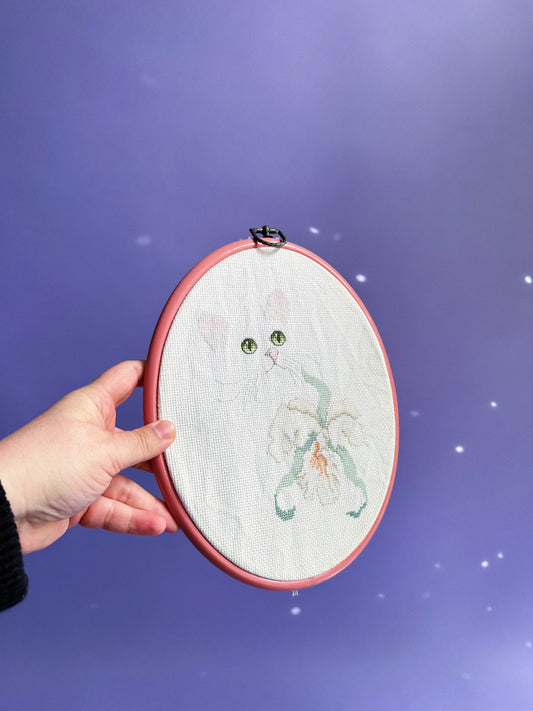 Vintage White Cat Embroidery Hoop