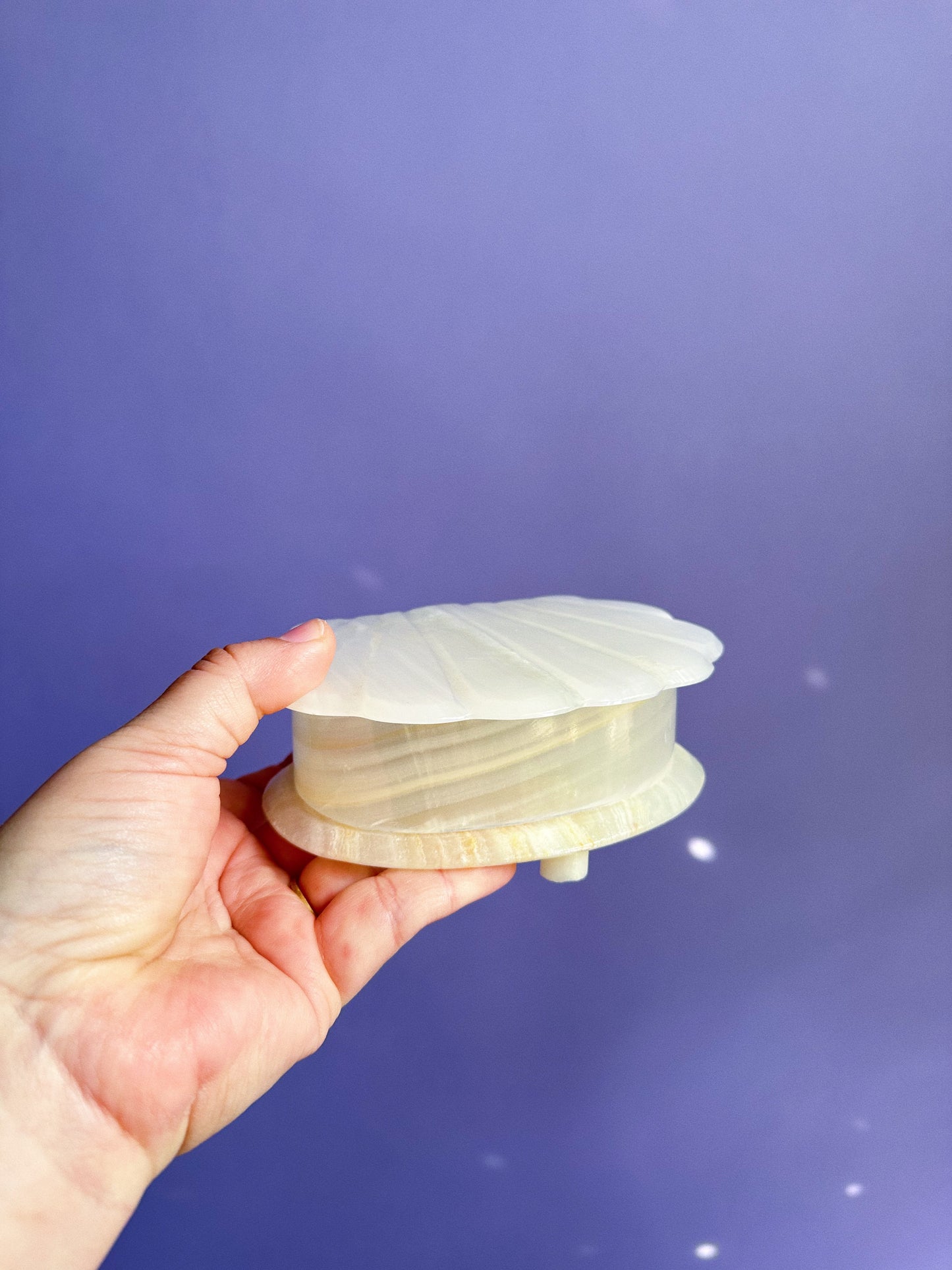 Vintage Onyx Stone Clam Shell Trinket / Jewelry Box Hinged / Lidded