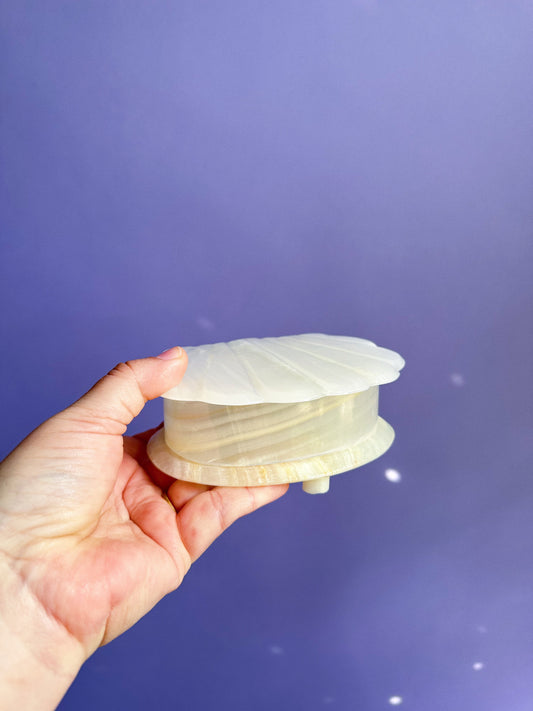 Vintage Onyx Stone Clam Shell Trinket / Jewelry Box Hinged / Lidded