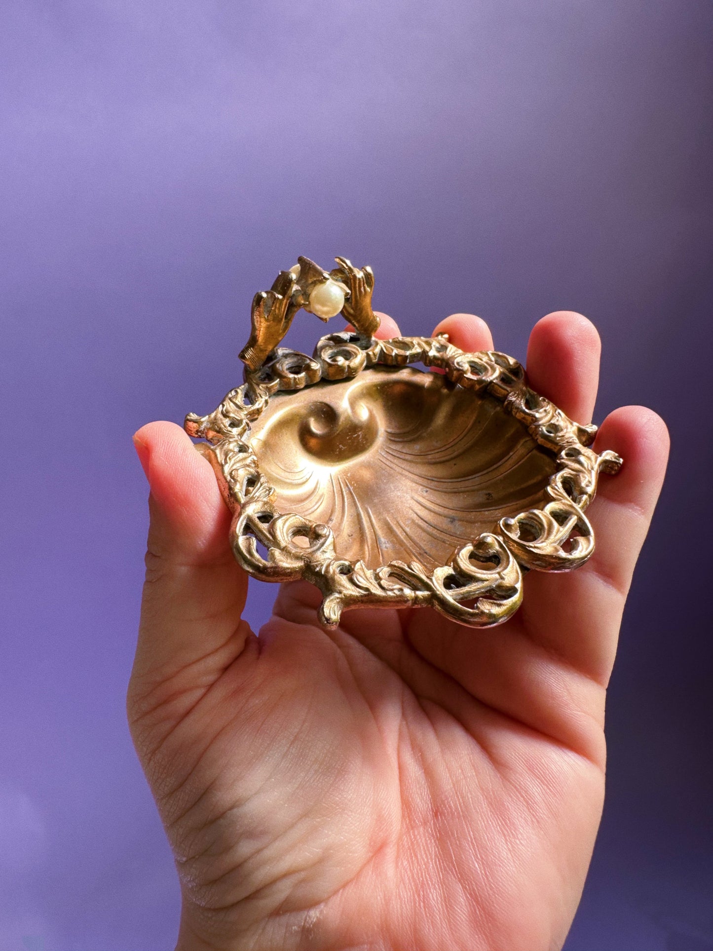 Vintage Gilt Bronze Metal Clam Shaped Dish W Hands and Pearl