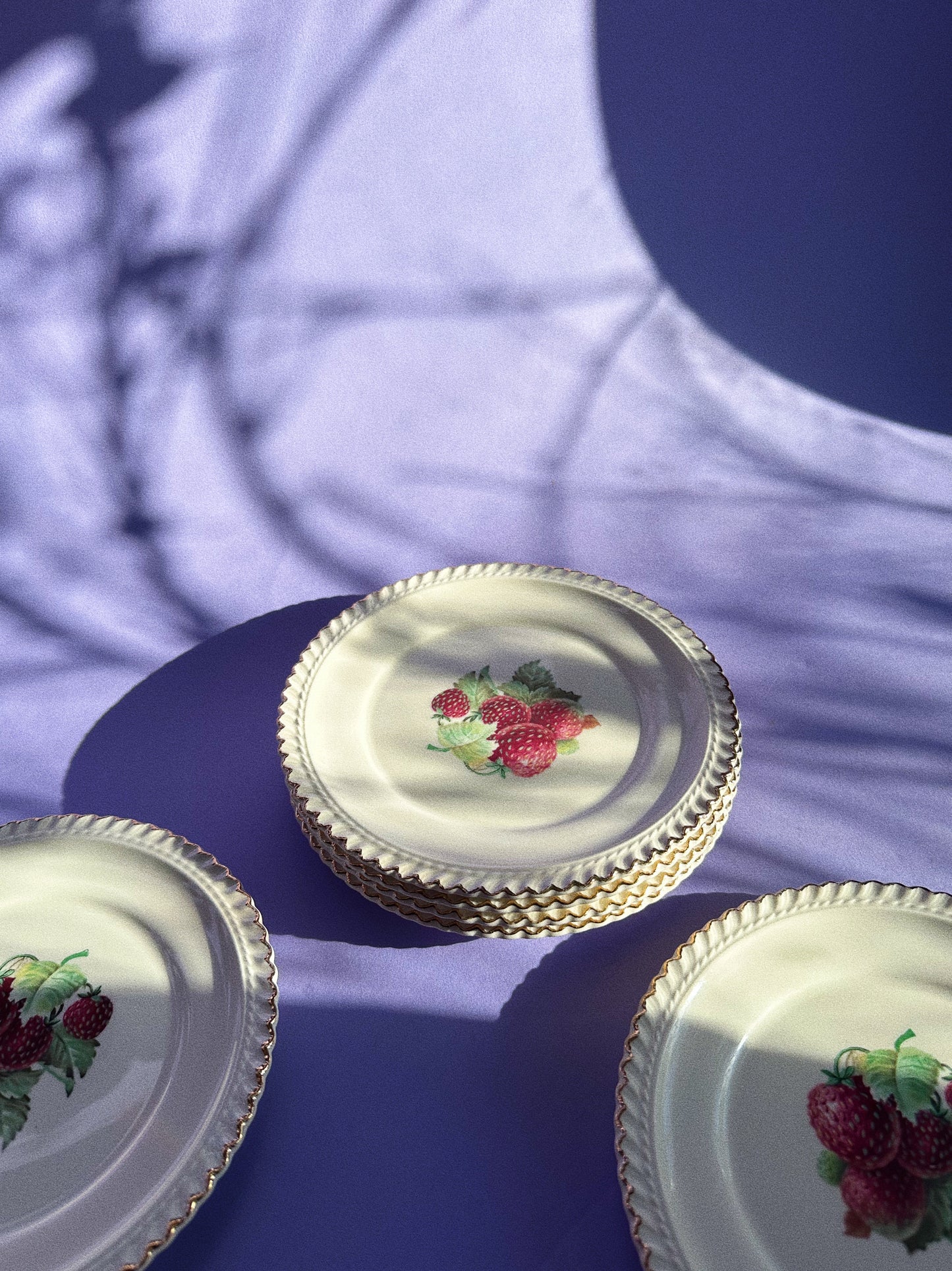 Vintage Set of 6 Berry Plates w/ Wavy Gold Trim