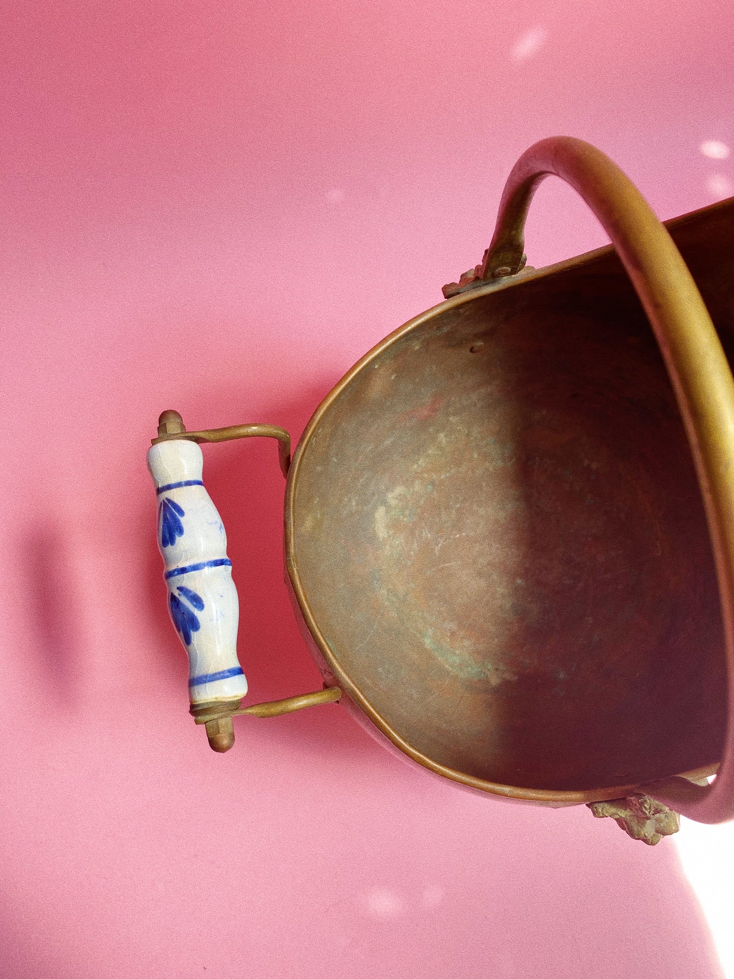 Antique Copper & Brass Fireplace Coal Scuttle Bucket With Delph Handle & Lion Heads