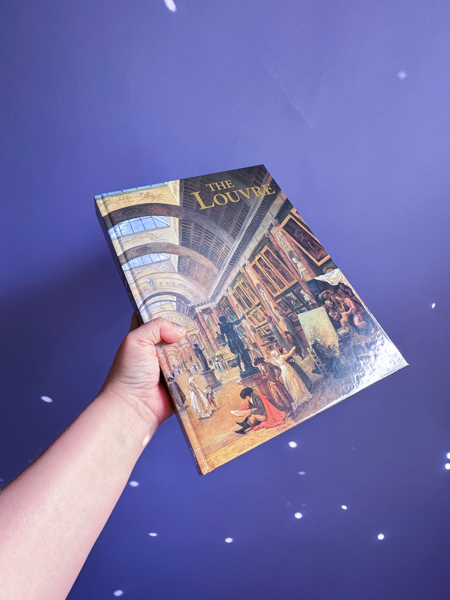 Hardcover The Louvre Coffee Table Book