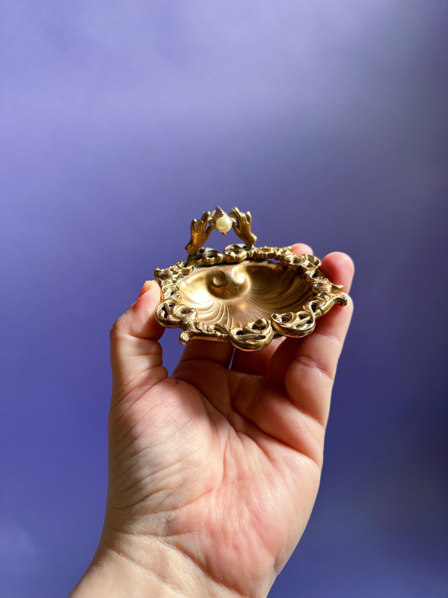 Vintage Gilt Bronze Metal Clam Shaped Dish W Hands and Pearl