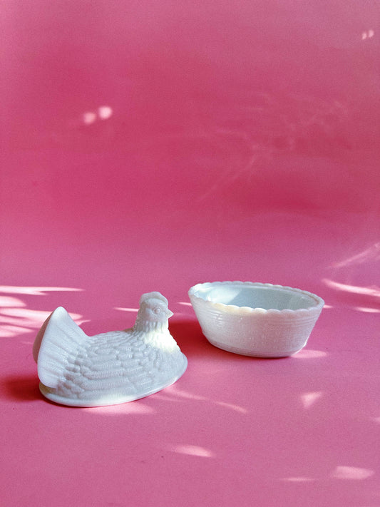 Vintage Milk Glass Hen On A Nest
