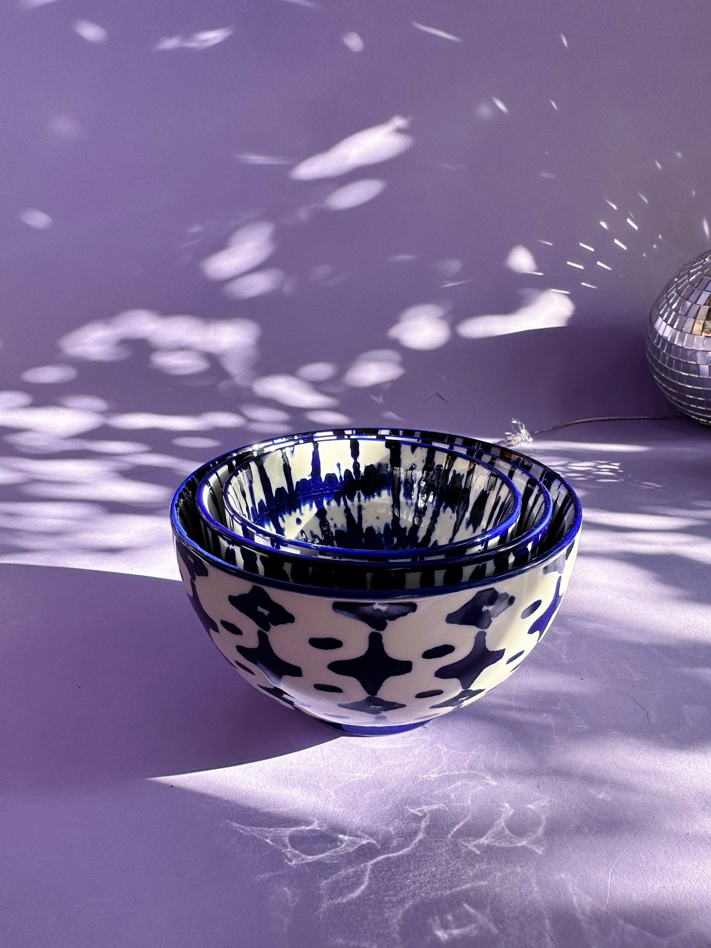 West Elm Indigo Tie Dye Nesting Bowls Set of 3 Cobalt Blue White Retired