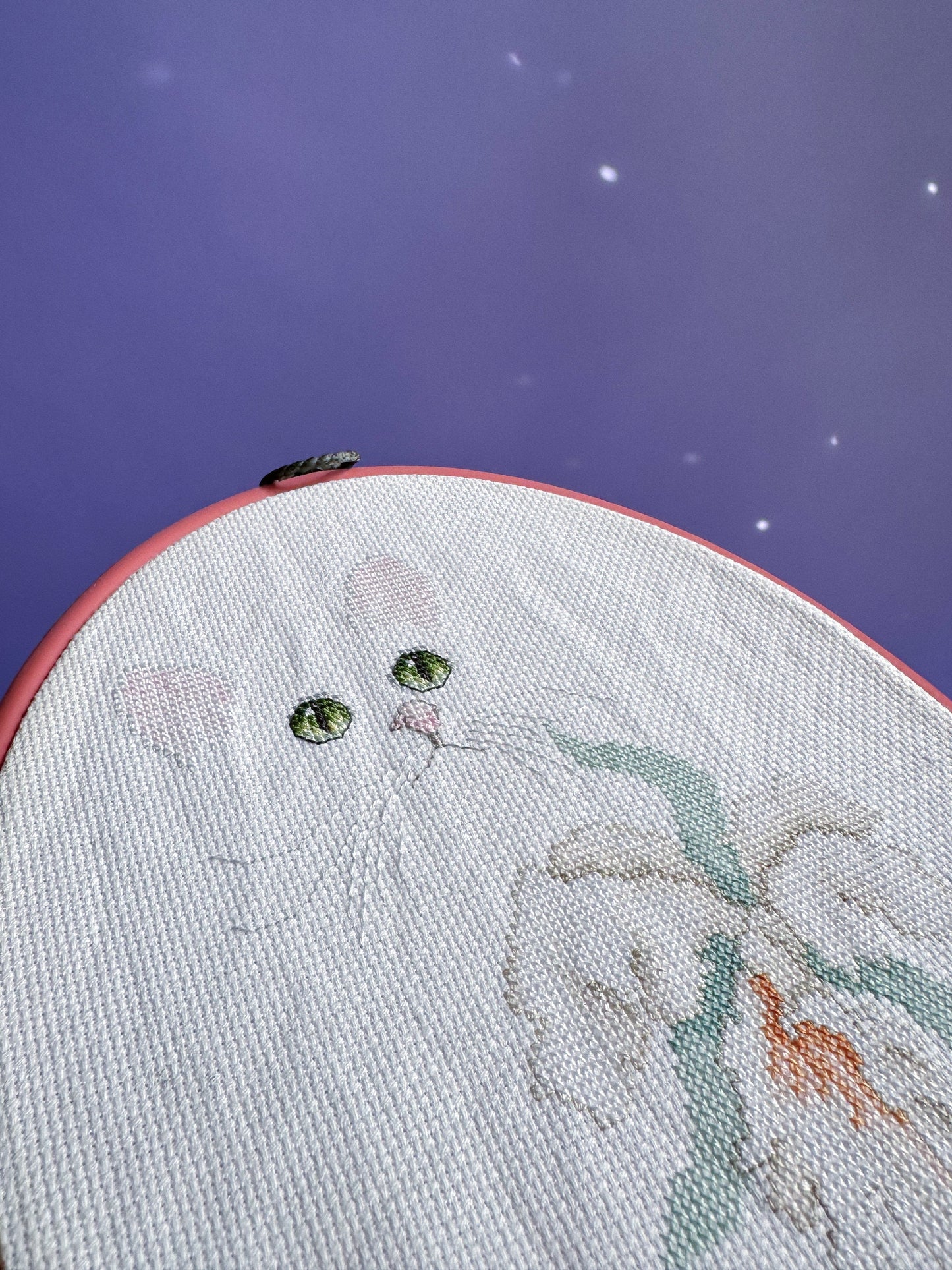 Vintage White Cat Embroidery Hoop