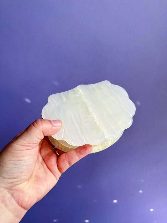 Vintage Onyx Stone Clam Shell Trinket / Jewelry Box Hinged / Lidded