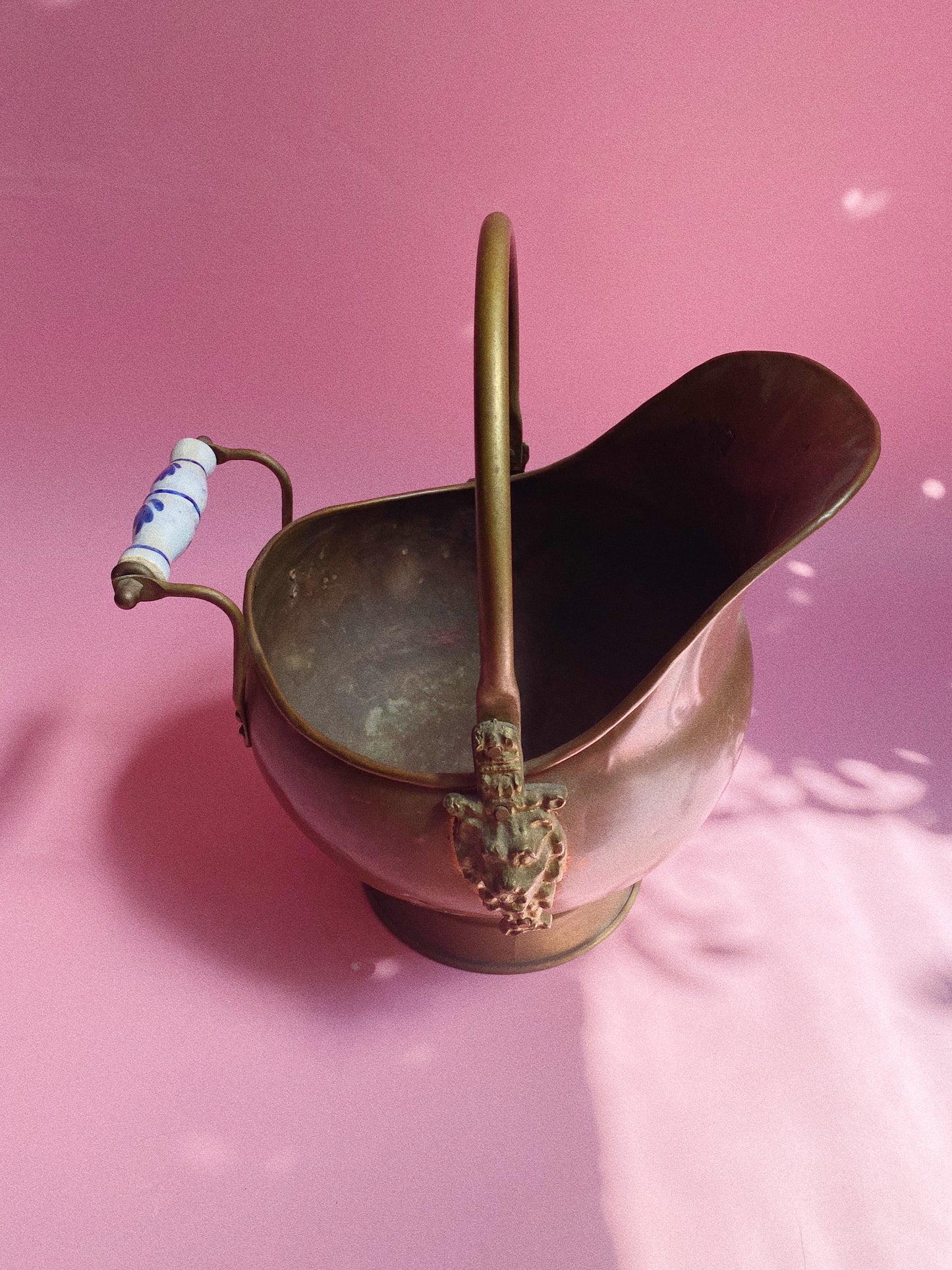 Antique Copper & Brass Fireplace Coal Scuttle Bucket With Delph Handle & Lion Heads