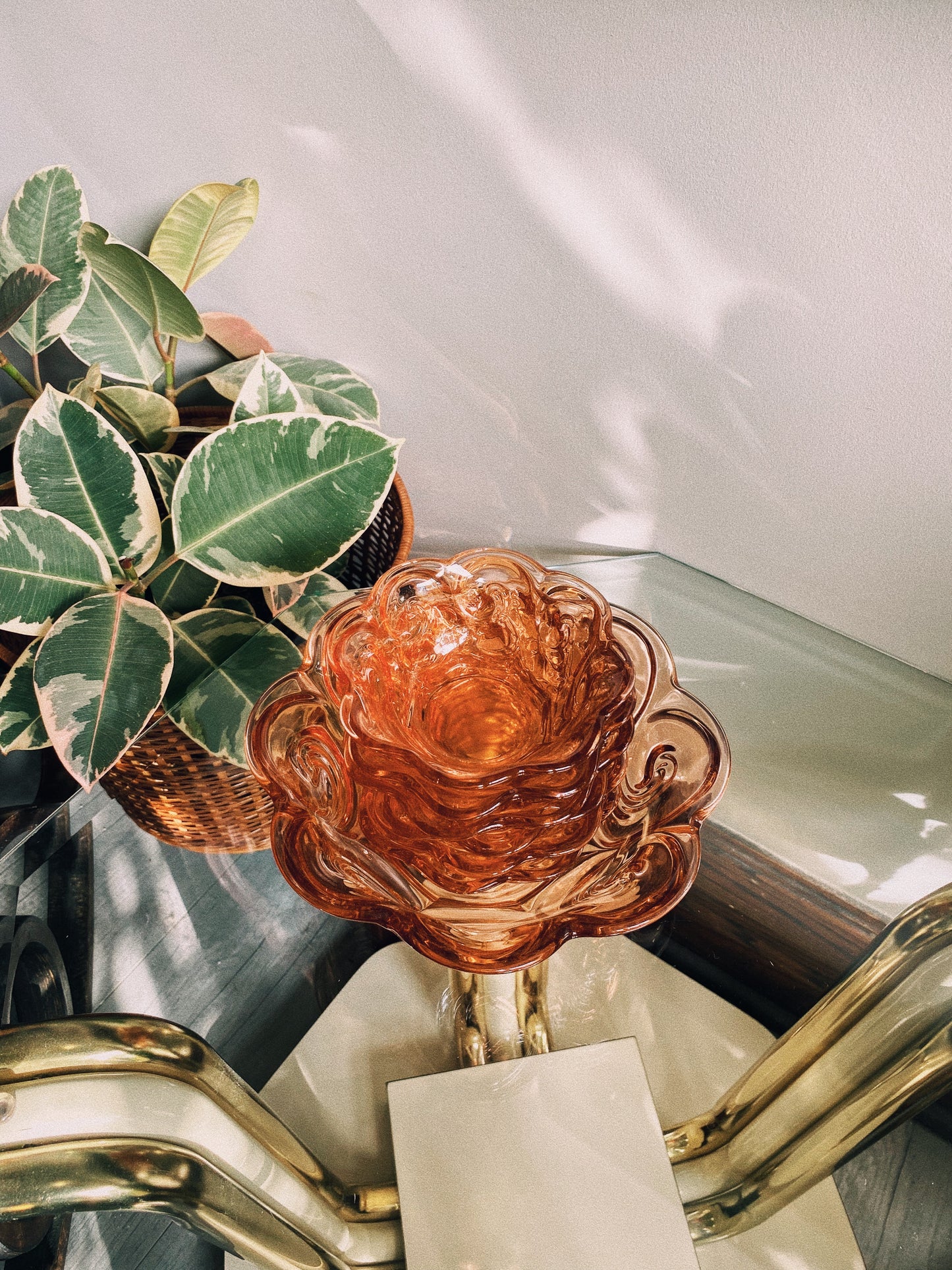 Beautiful Vintage Swirly Pink Glass Bowl Set