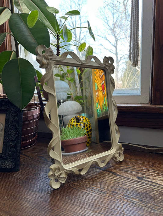 Vintage Syroco MCM Hollywood Regency Gilded Wall Mirror Bows