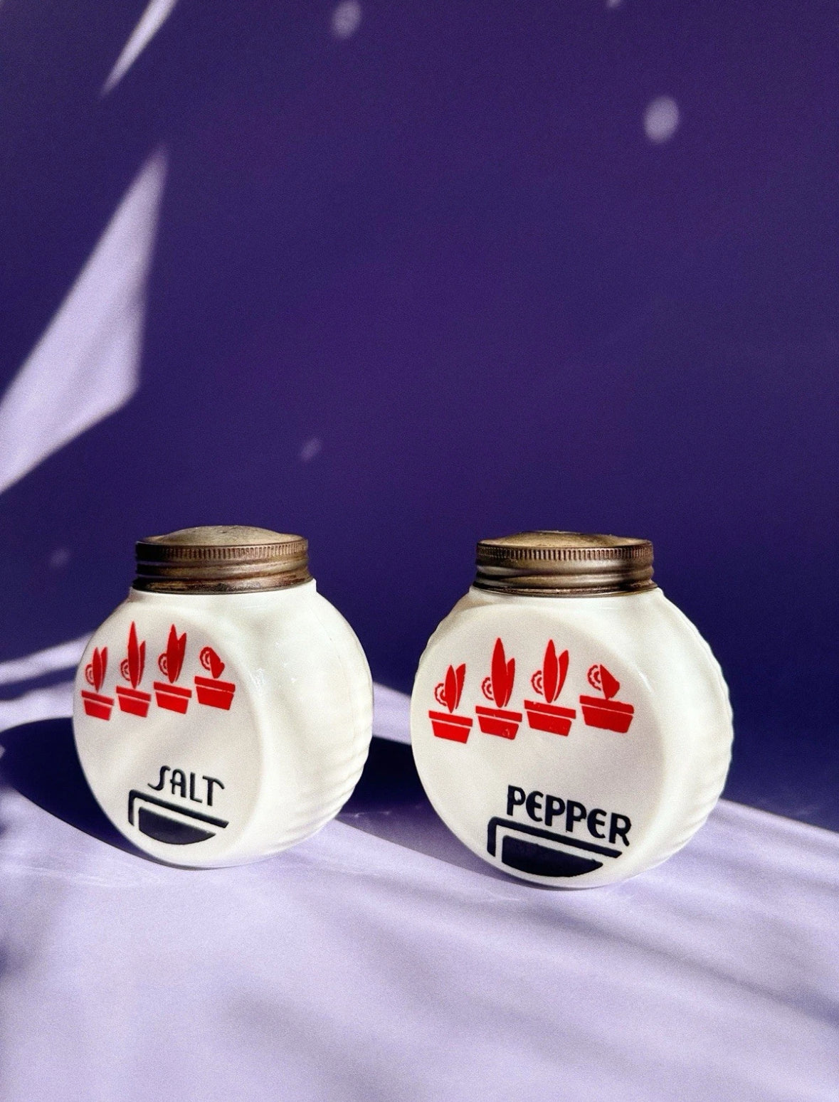 Vintage Fire-King Uranium Vitrock Red Flower Pots Salt & Pepper Set c.1950