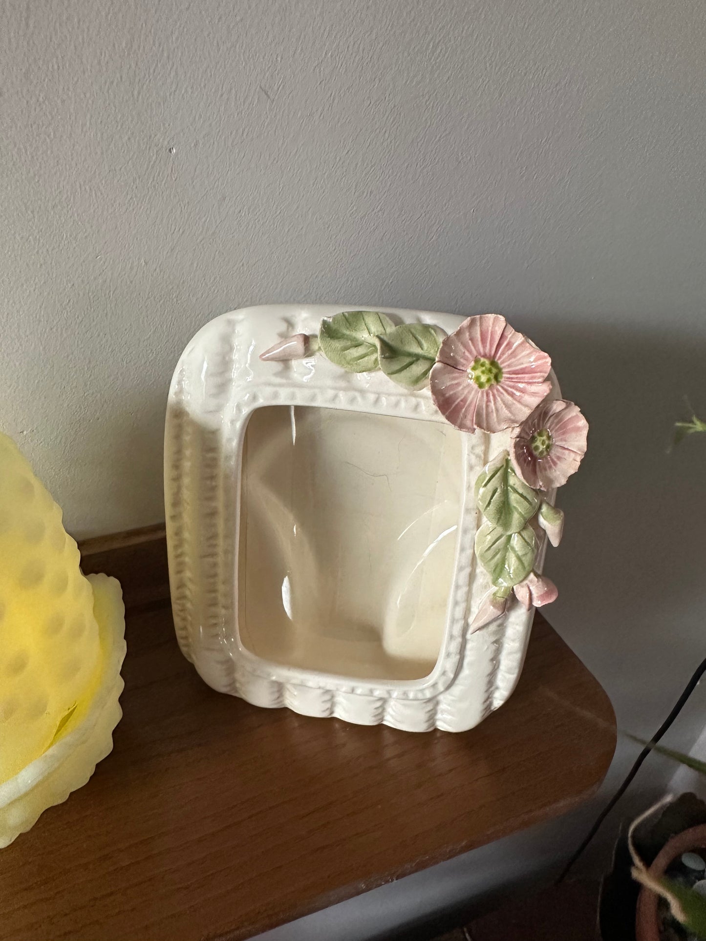 Sweet Porcelain Floral Pictue Frame 3 x 5 Photo