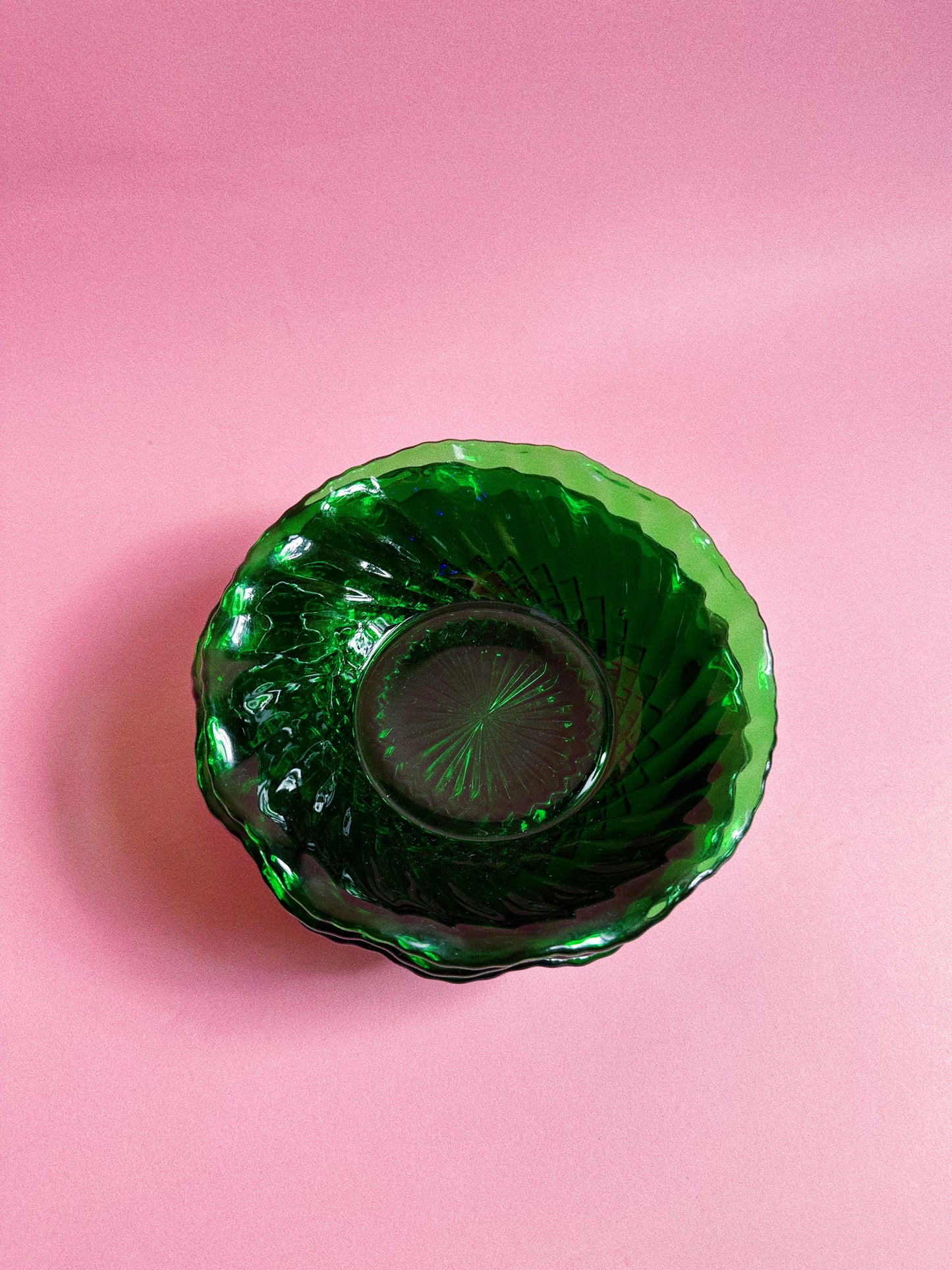 4 Vintage Anchor Hocking Forest Green Glass Bowls Diamond Swirl Ruffled Edge, 6.5”
