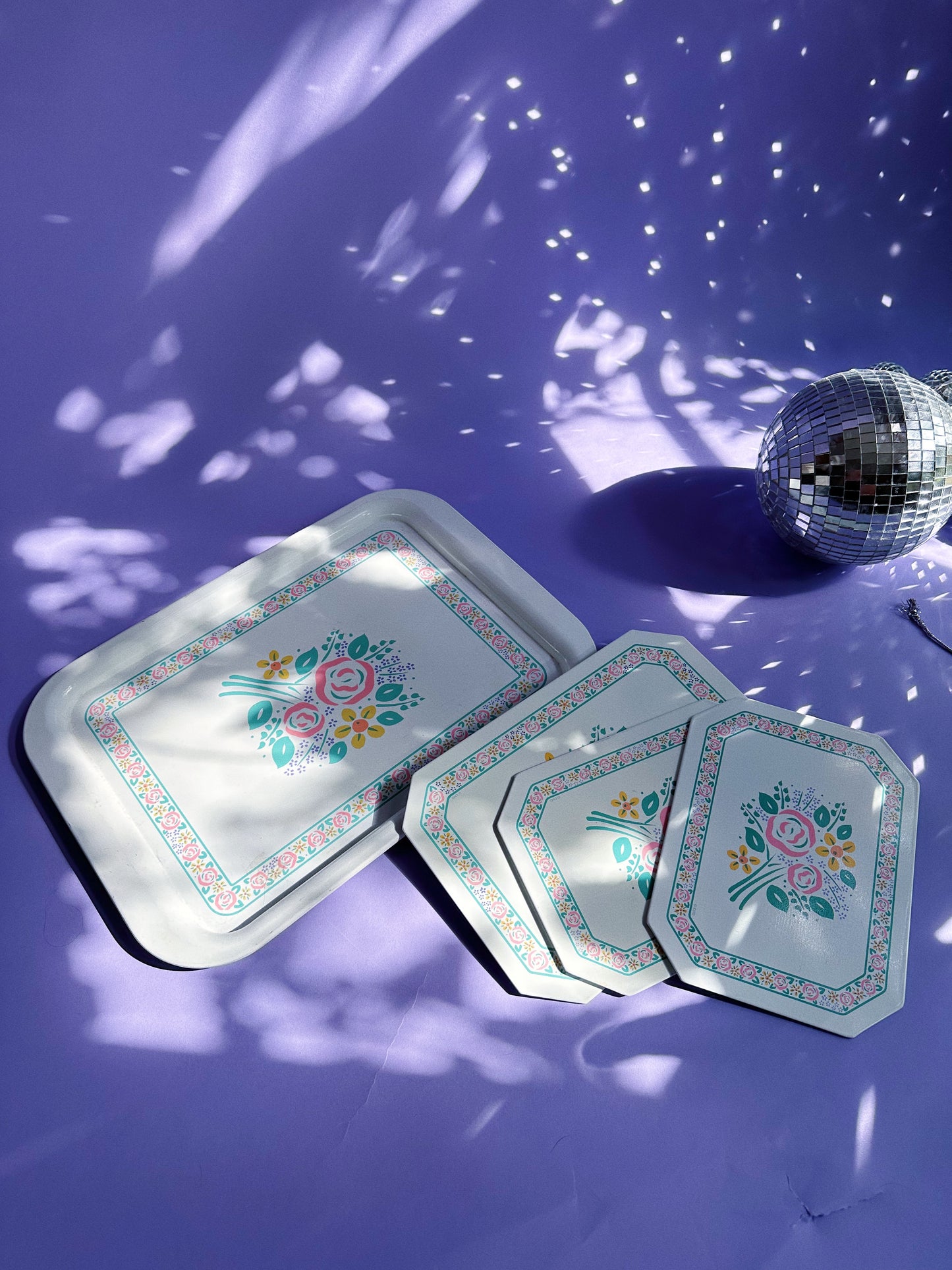 Vintage 80s Floral Metal Tray & Matching Heat Pads / Hot Mats