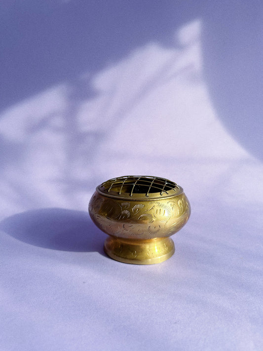 Small Vintage Brass Rose Bowl / Metal Floral Frog