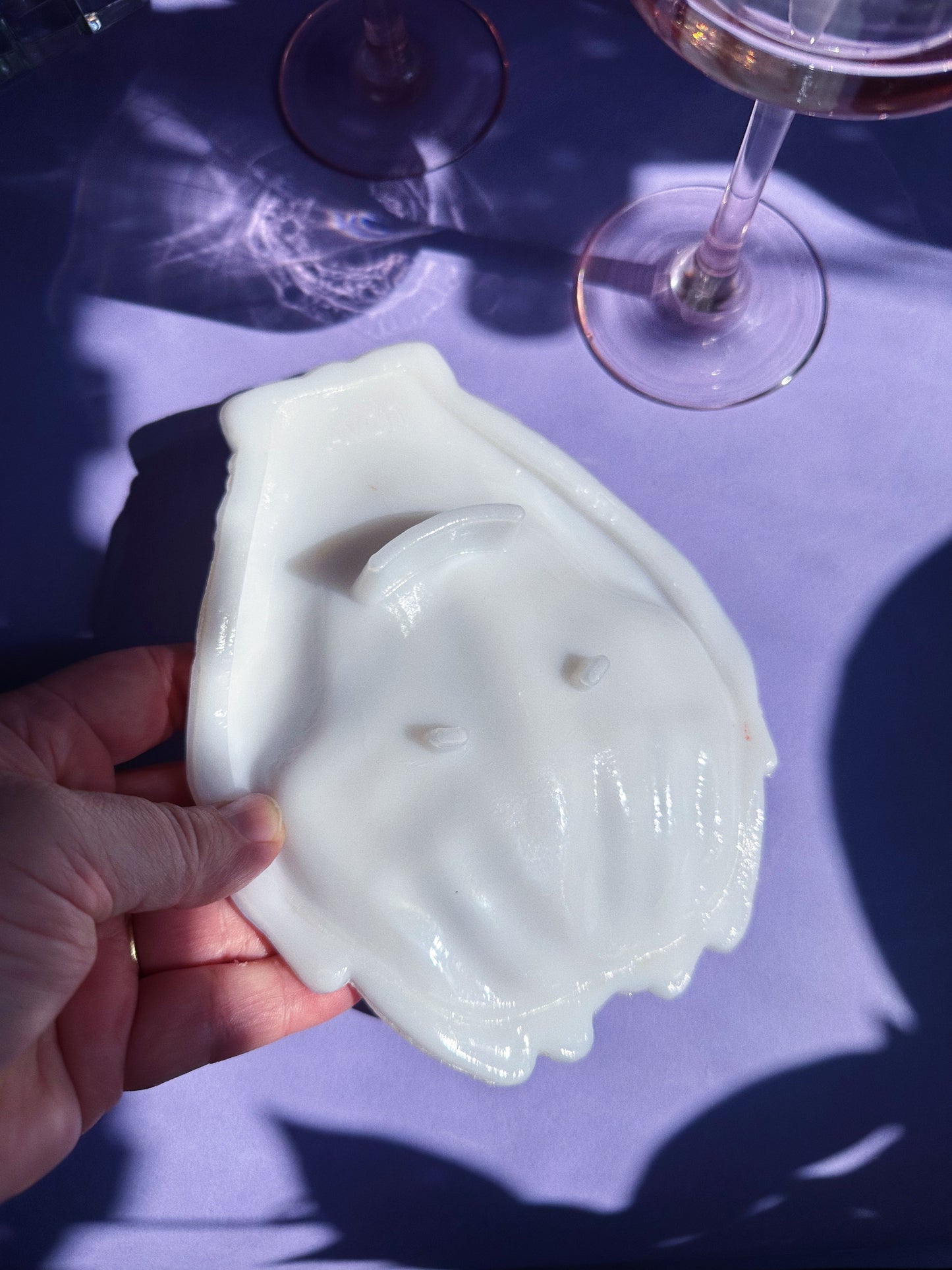 Vintage Avon Touch Of Beauty Open Hands White Milk Glass Soap Trinket Dish