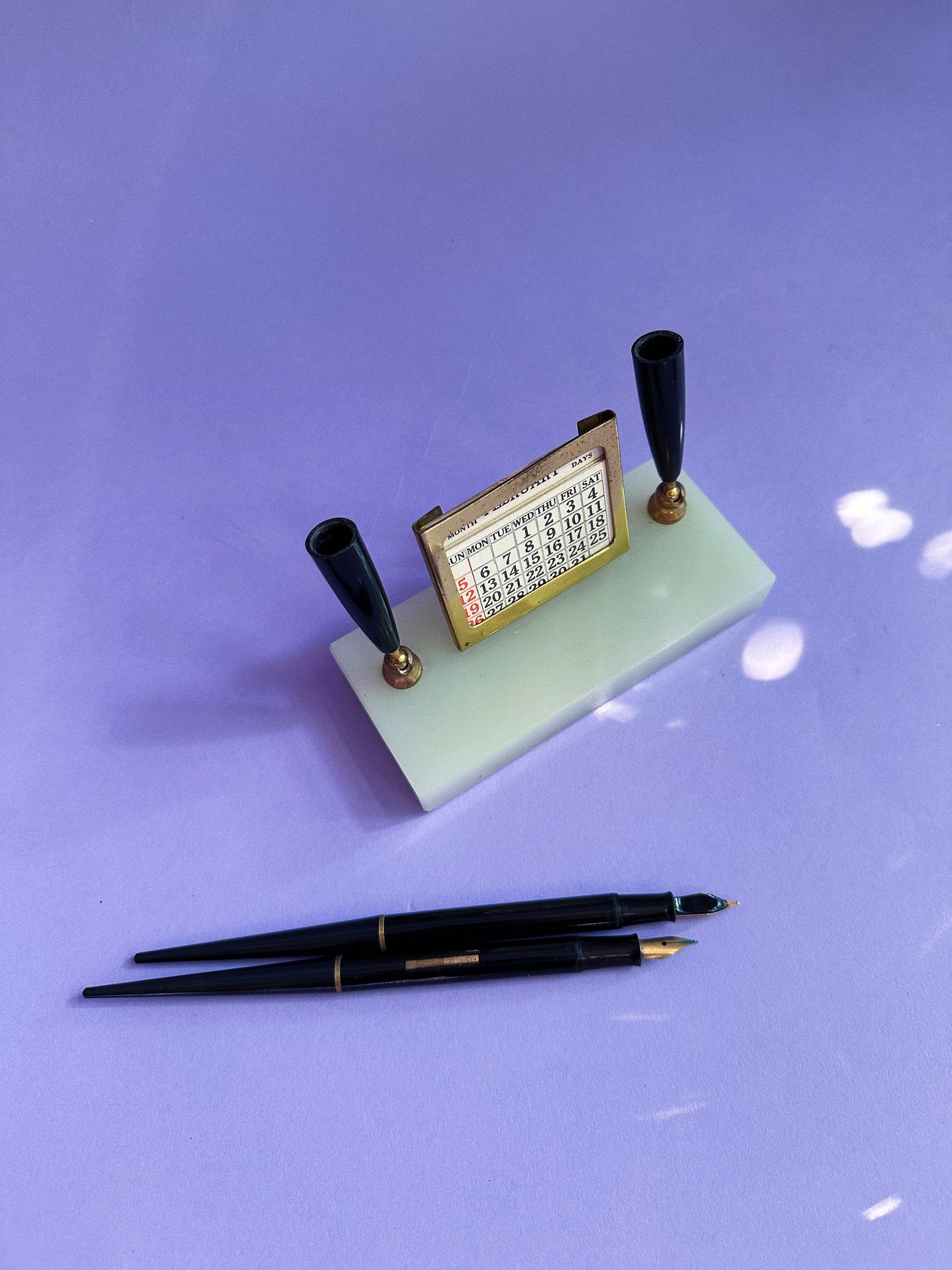 Vintage USA 2 Fountain Pens Marble Holder Perpetual Calendar Brass
