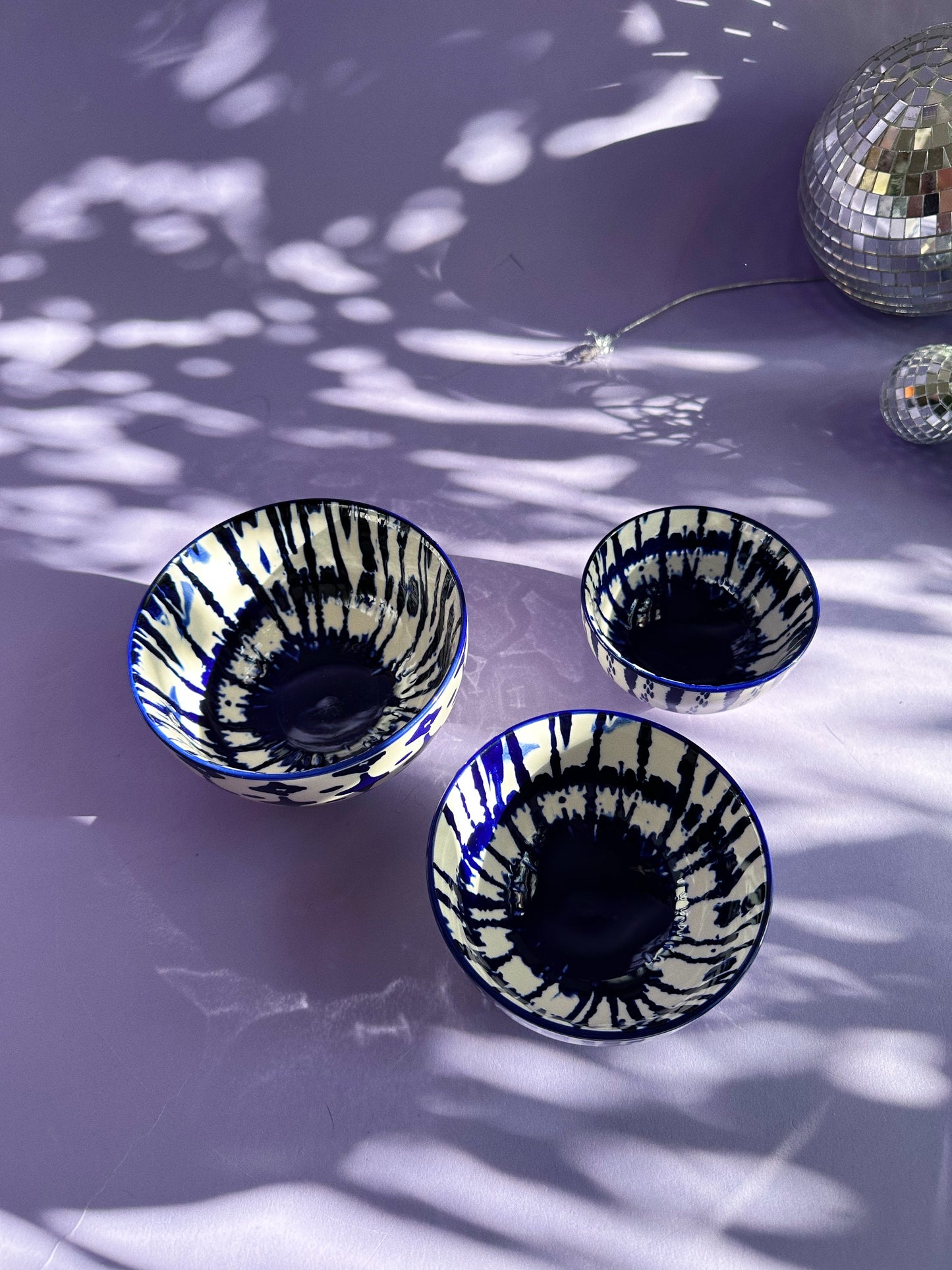 West Elm Indigo Tie Dye Nesting Bowls Set of 3 Cobalt Blue White Retired